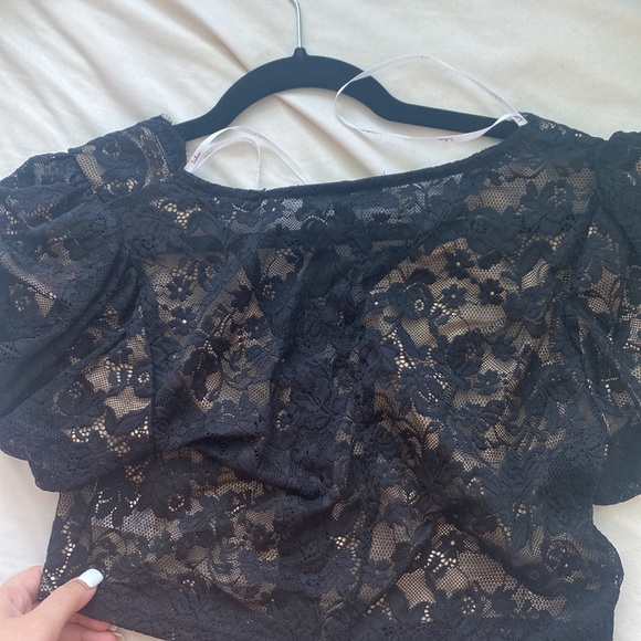 Lulu’s top - Picture 5 of 5